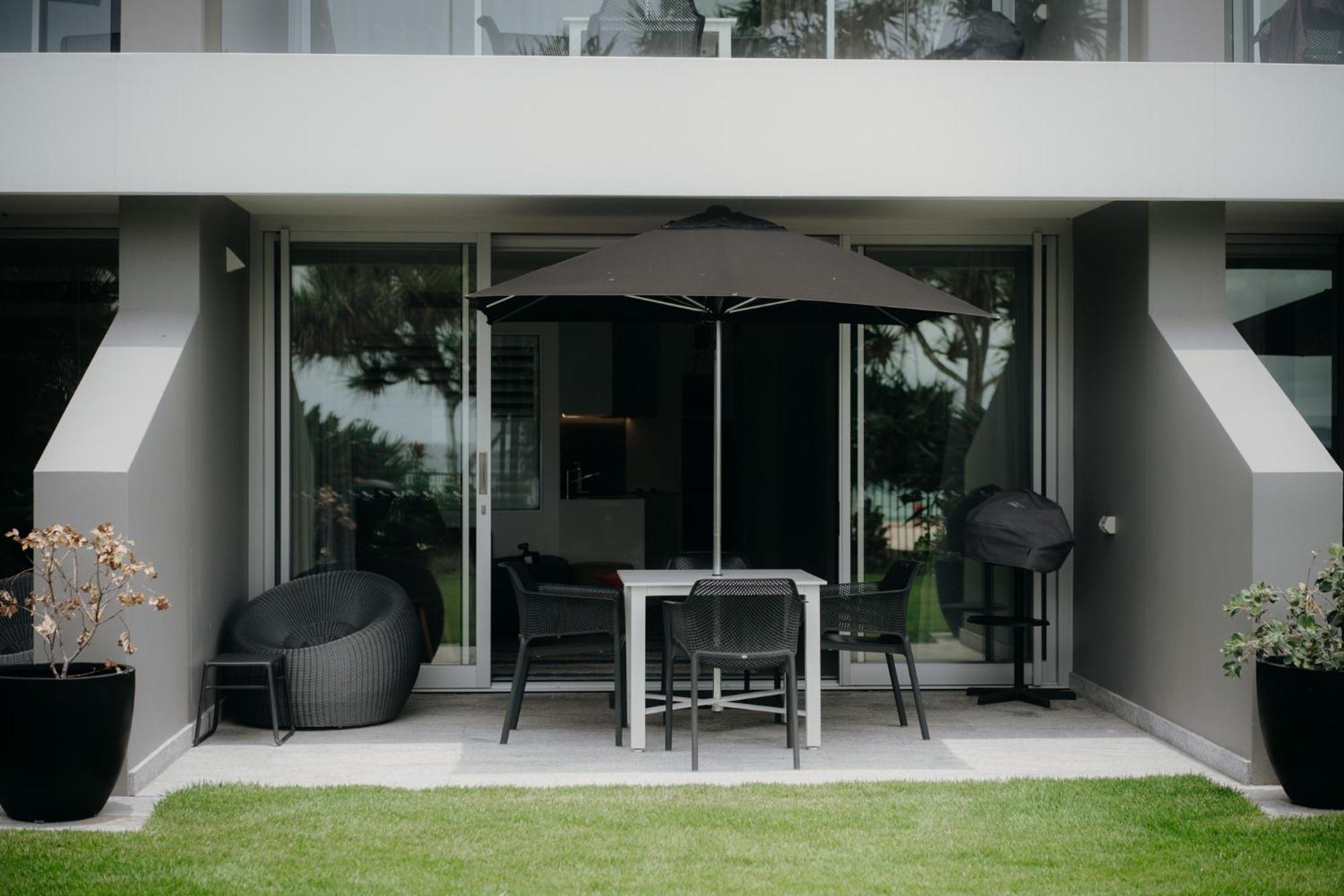 Netanya Noosa Beachfront Resort Exterior foto